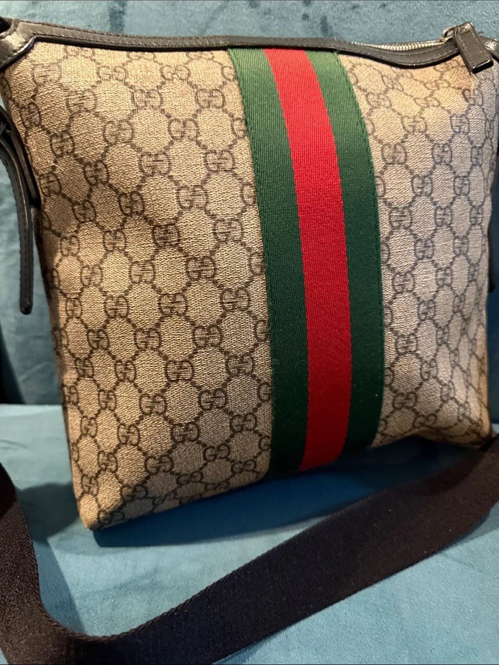 Gucci messenger bag